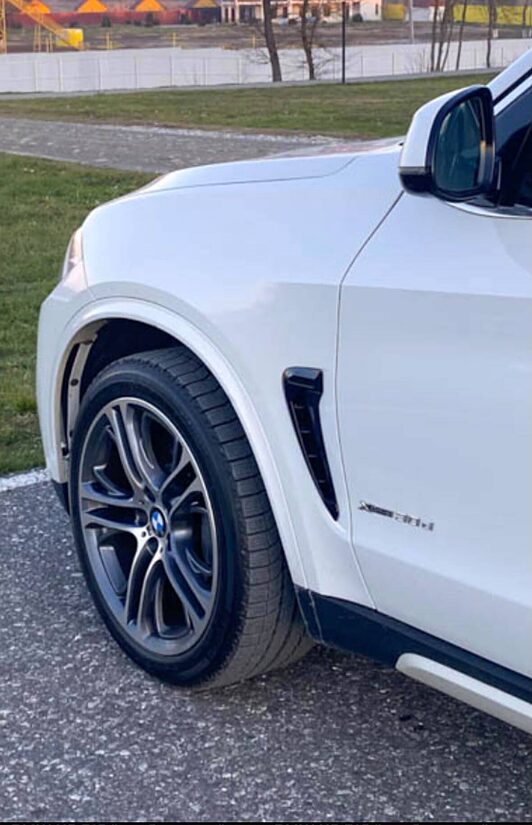 BMW F15 spārnu dekoratīvās uzlikas "žaunas"